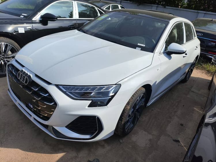 Audi A3 2025 Sportback 35TFSI Flying Premium