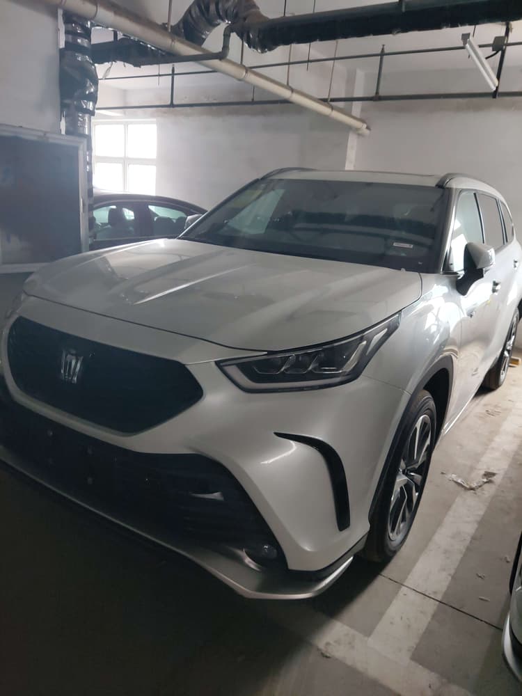 Crown Land Release 2024 2.5L HEV 4-wheel Drive Premium Edition