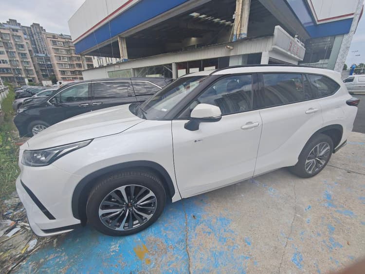 Crown Lu Fang 2024 2.5L HEV Two-Drive Deluxe Edition