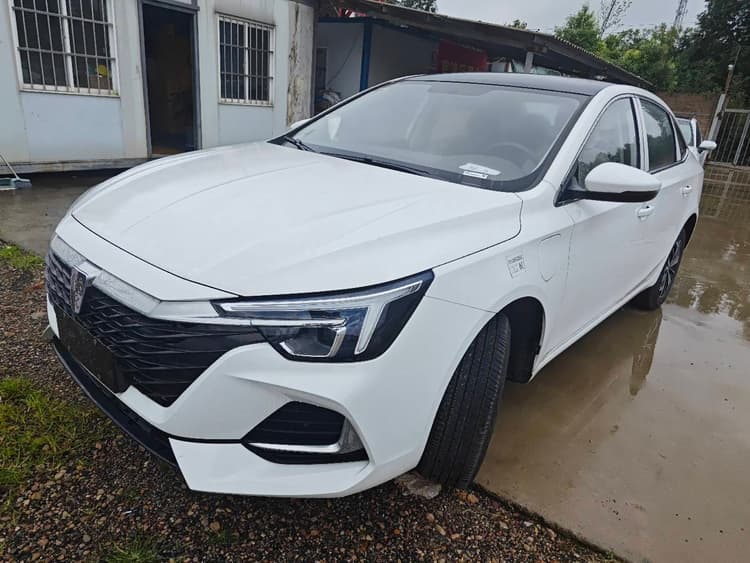 Rongwei i6 2020 PLUS 1.6L Manual Glory Fashion Edition