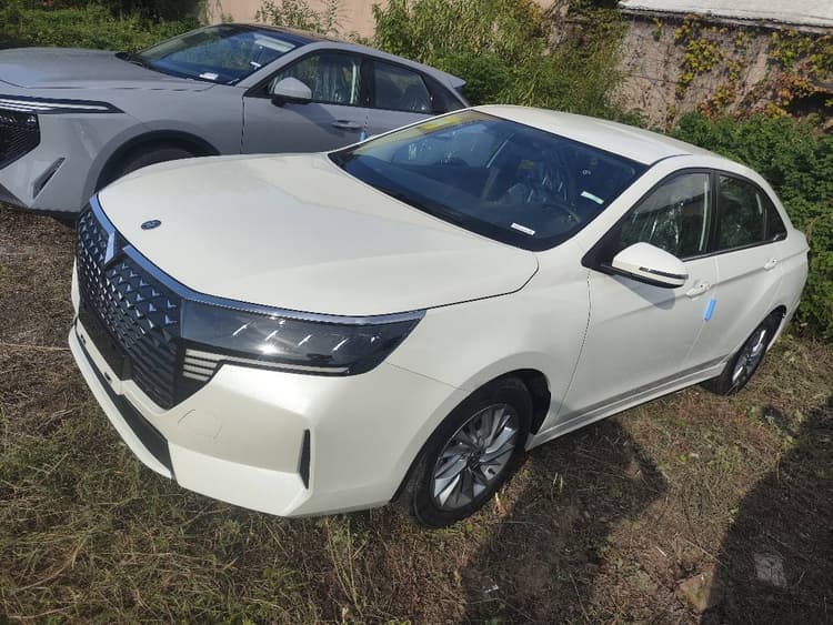 Qichen D60 2023 PLUS 1.6L XE CVT Tide Collar Edition