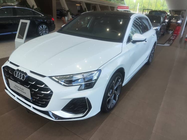 Audi A3 2025 Sportback 35TFSI Flying Premium