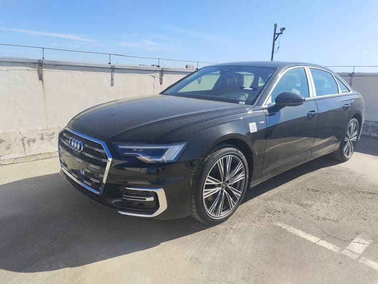Audi A6L 2025 model changed to 45 TFSI quattro selected dynamic model