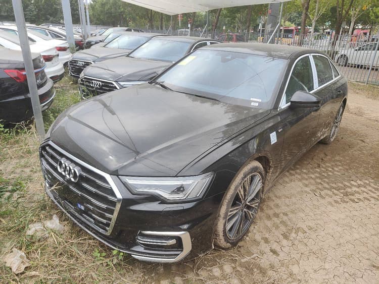 Audi A6L 2025 model changed to 45 TFSI dynamic model