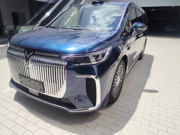 Lan tu dreamer 2025 PHEV four-wheel drive flagship dry Kun version