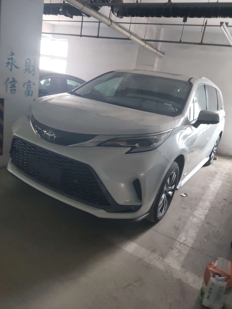 Grevia 2024 2.5L Hybrid Deluxe Edition