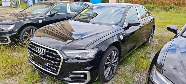 Audi A6L 2025 model changed to 45 TFSI quattro selected dynamic model