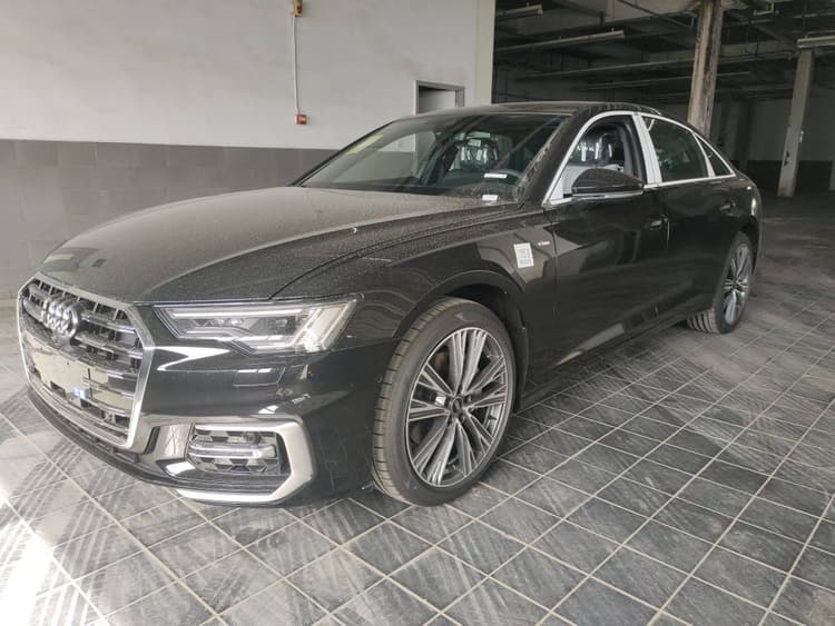 Audi A6L 2025 model changed to 45 TFSI quattro selected dynamic model