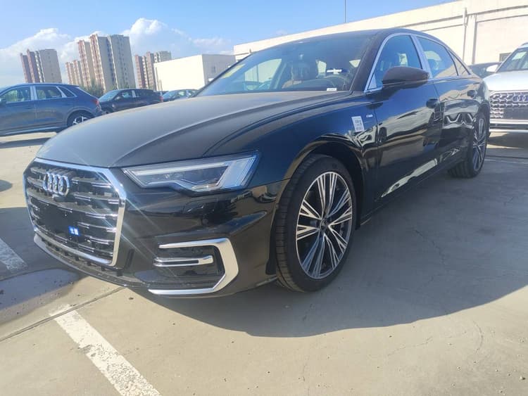 Audi A6L 2025 45 TFSI quattro Selected Dynamic Type