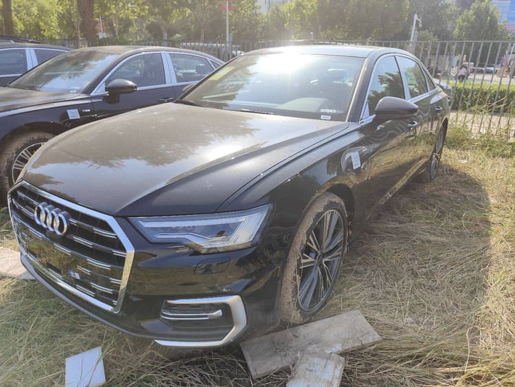 Audi A6L 2025 model changed to 45 TFSI quattro selected dynamic model