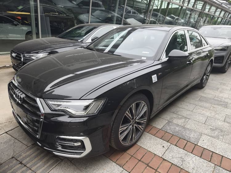 Audi A6L 2025 45 TFSI quattro Selected Dynamic Type