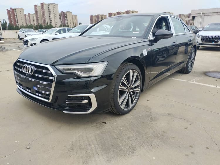 Audi A6L 2025 model changed to 45 TFSI dynamic model