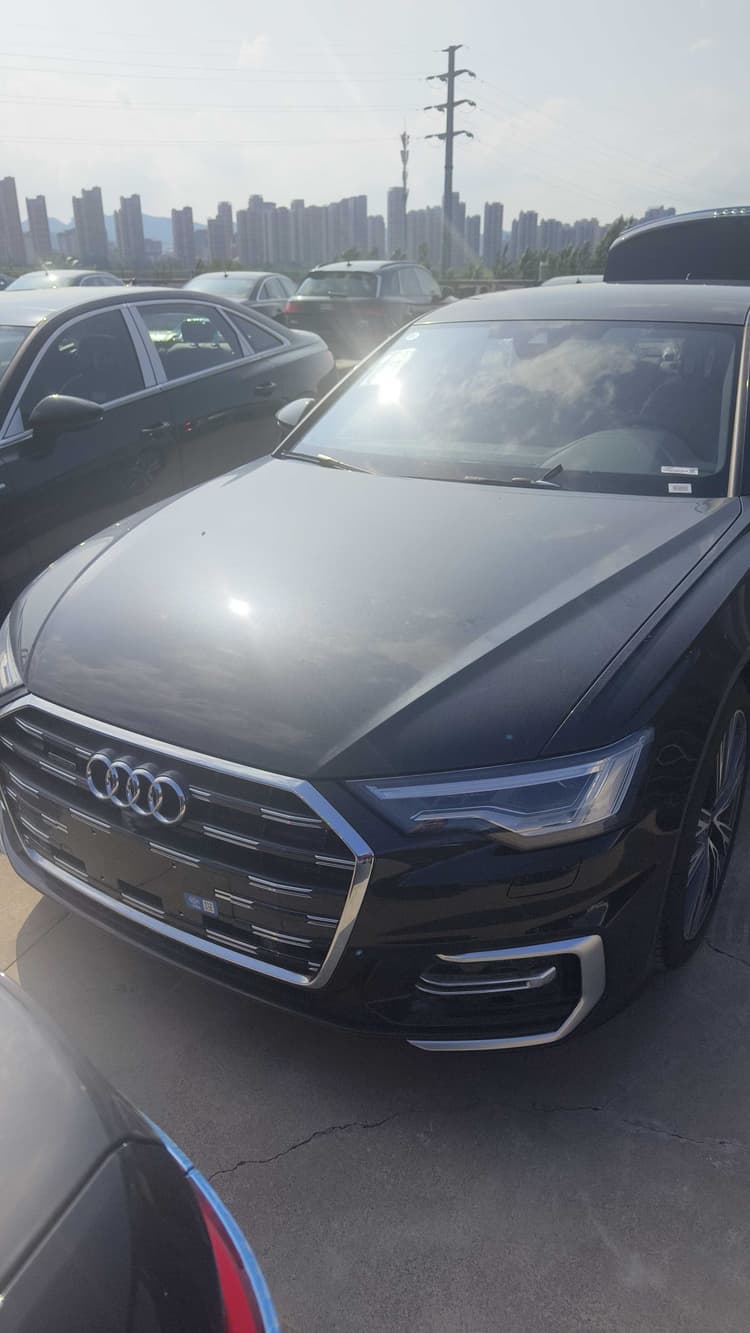 Audi A6L 2025 45 TFSI quattro Selected Dynamic Type