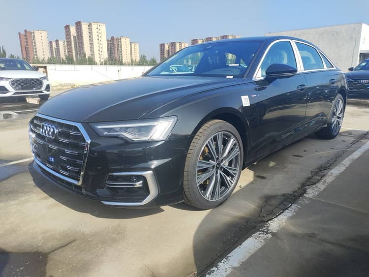 Audi A6L 2025 model changed to 45 TFSI quattro selected dynamic model