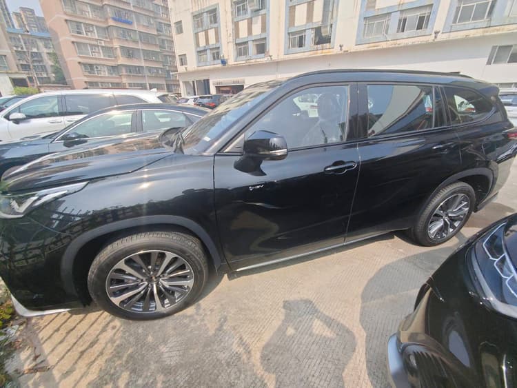 Crown Lu Fang 2024 2.5L HEV Two-Drive Deluxe Edition