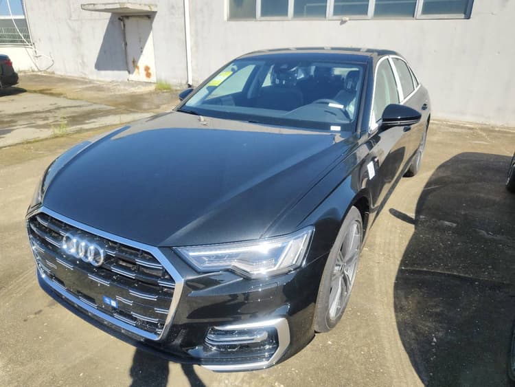 Audi A6L 2025 model changed to 45 TFSI dynamic model
