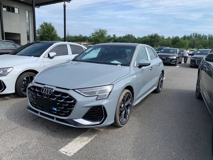 Audi A3 2025 Sportback 35TFSI Flying Premium