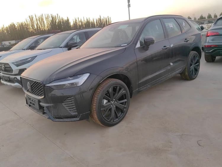 Volvo XC60 2026 B5 4WD Zhiyi Deluxe Edition