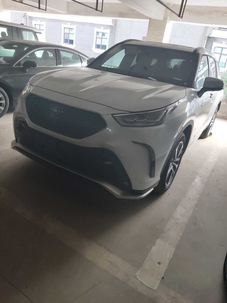 Crown Land Release 2024 2.5L HEV 4-wheel Drive Premium Edition