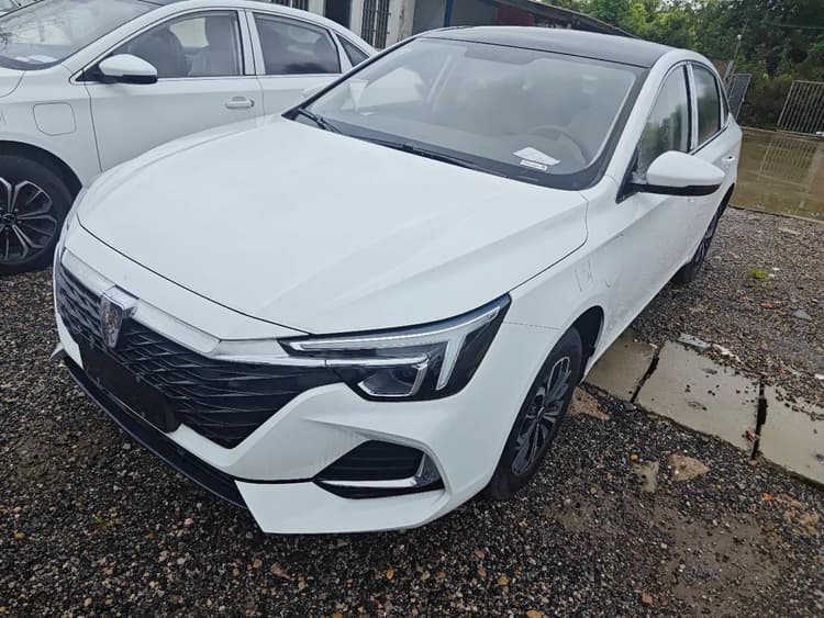 Rongwei i6 2020 PLUS 1.6L Manual Glory Fashion Edition