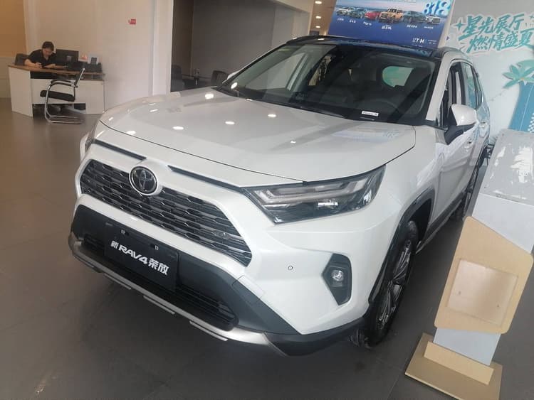 RAV4 2024 2.0L CVT 2WD Style Plus