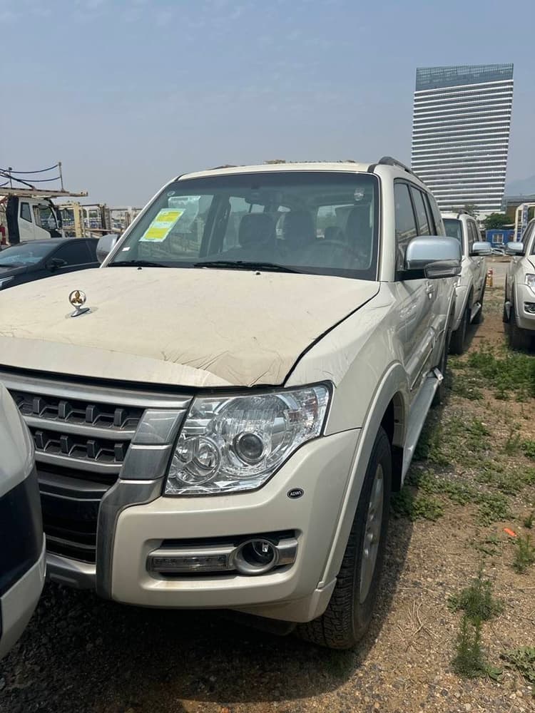 Mitsubishi Pajero V97 gold standard top with GLS