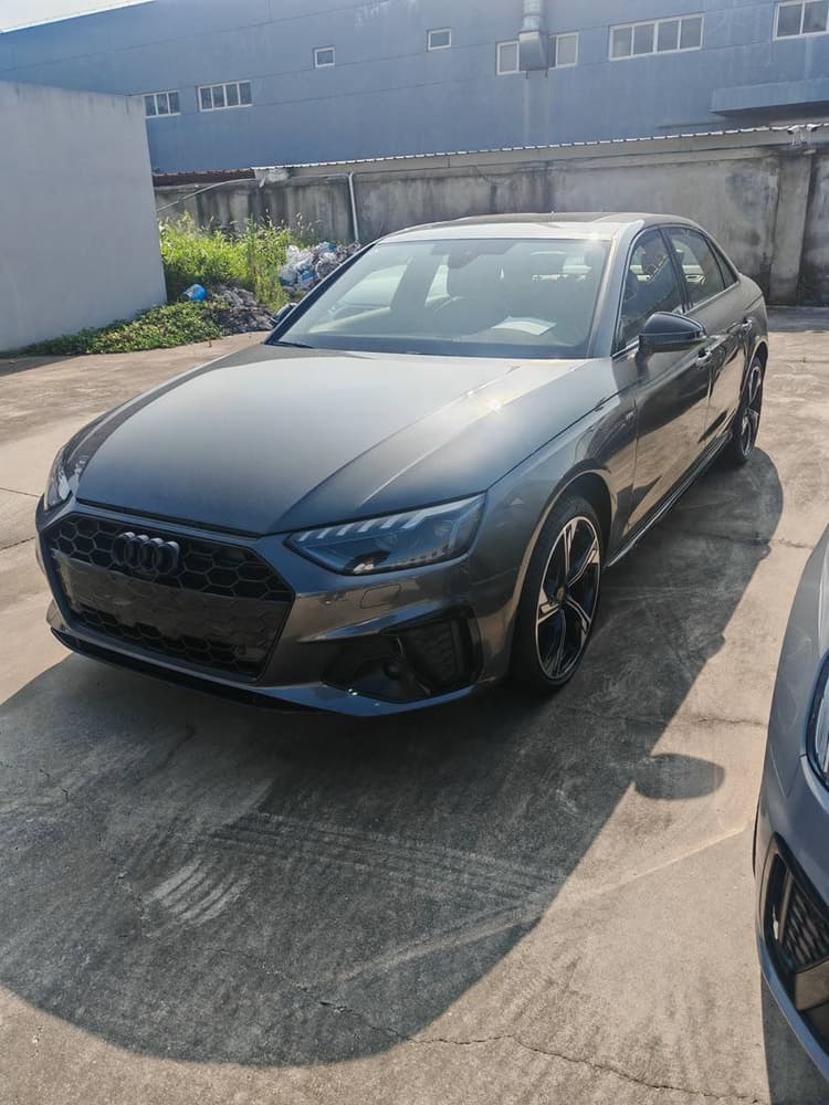 Audi A4L 2025 40 TFSI Deluxe Dynamic B & O Starry Night