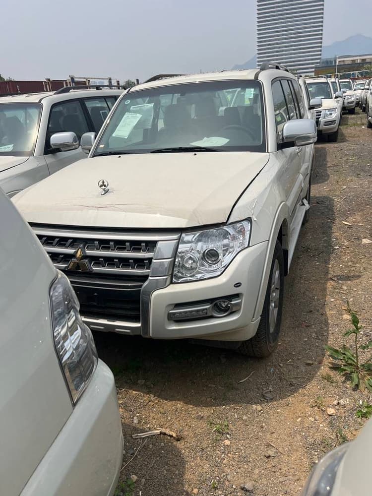 Mitsubishi Pajero V97 gold standard top with GLS