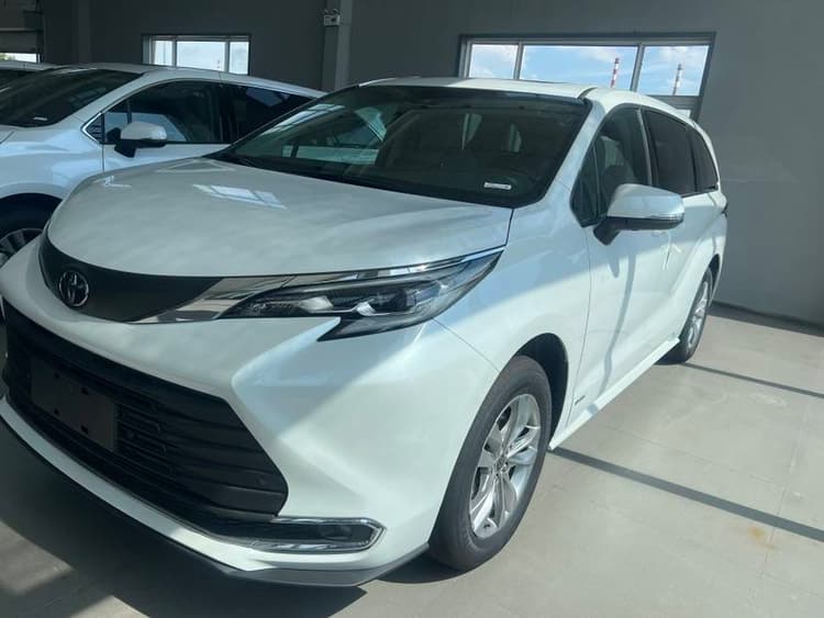 Saina SIENNA 2024 2.5L Hybrid Comfort Edition