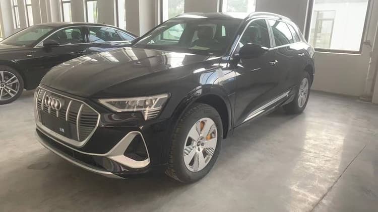 Audi e-tron 2021 50 quattro Luxury Model