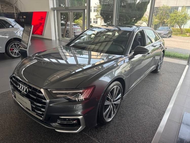 Audi A6L 2025 model changed to 45 TFSI dynamic model