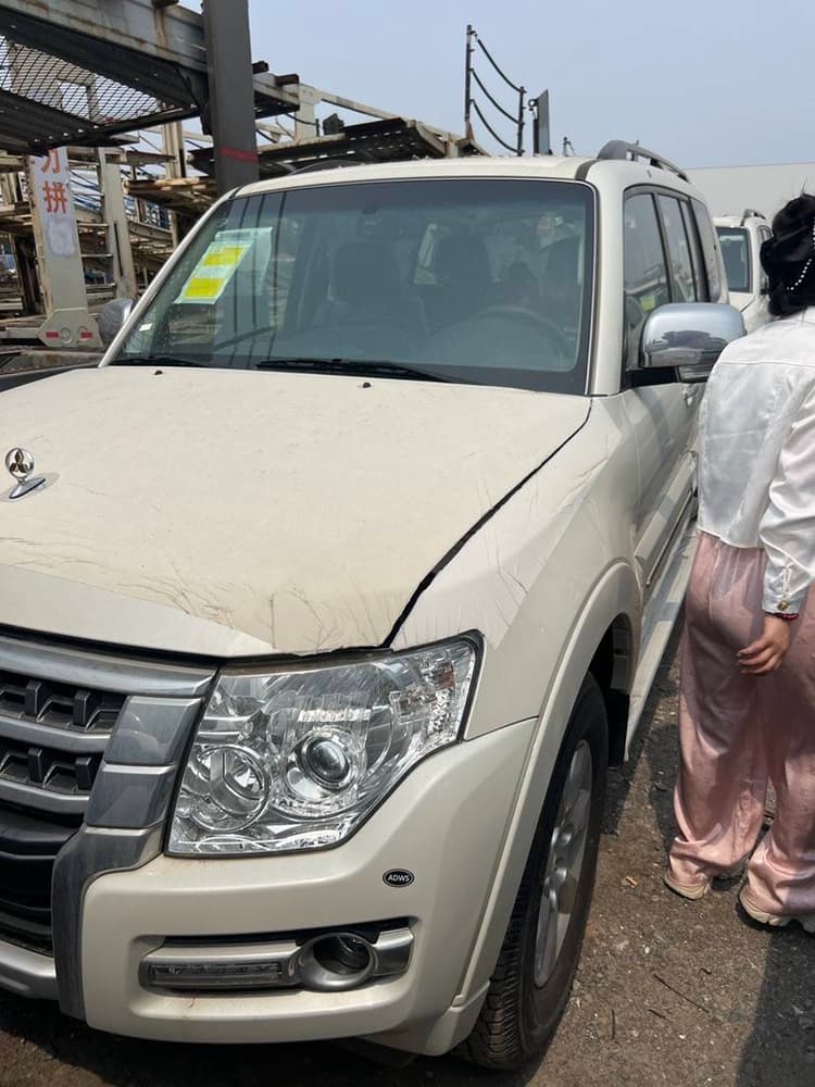 Mitsubishi Pajero V97 gold standard top with GLS