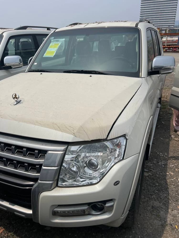 Mitsubishi Pajero V97 gold standard top with GLS