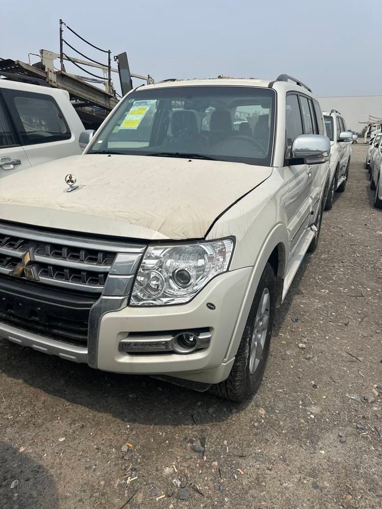 Mitsubishi Pajero V97 gold standard top with GLS