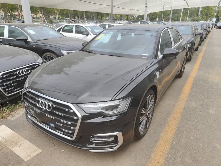 Audi A6L 2025 model changed to 45 TFSI dynamic model