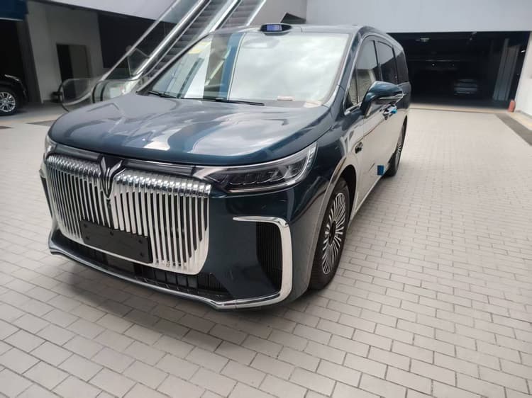 Lantu dreamer 2025 PHEV four-wheel drive distinguished dry Kun version