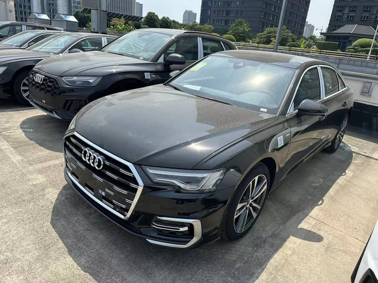 Audi A6L 2024 модель 40 TFSI Deluxe Motion