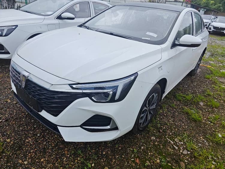 Rongwei i6 2020 PLUS 1.6L Manual Glory Fashion Edition