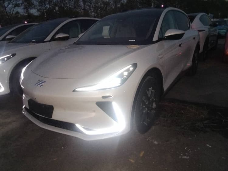 Zhiji LS7 2024 90kWh Max Elite Rear Drive Edition
