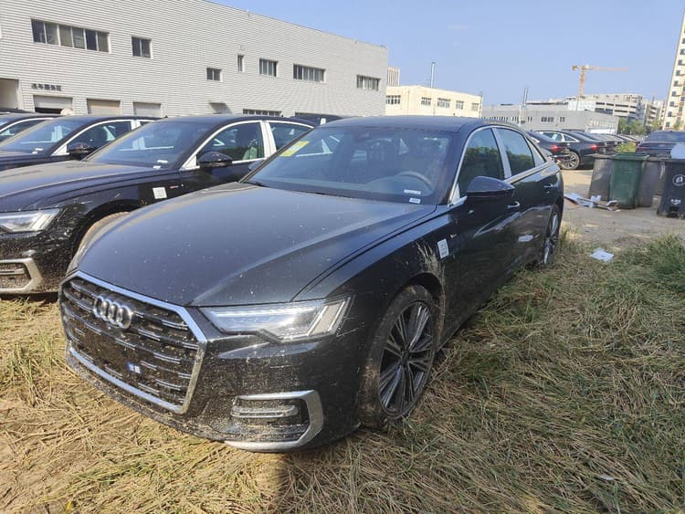 Audi A6L 2025 model changed to 45 TFSI quattro selected dynamic model
